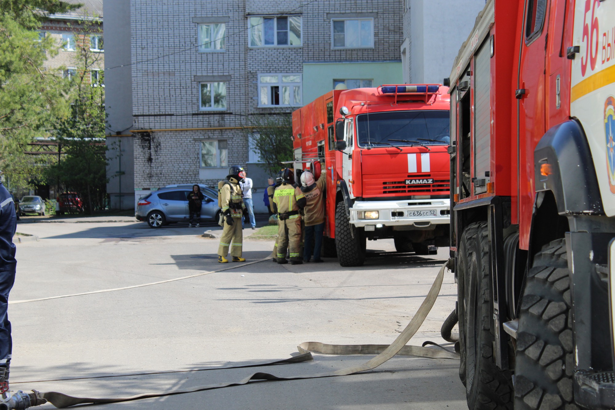 Почти 600 человек эвакуировали во время пожарных учений в школе № 11